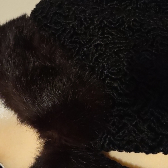 𝅺Vintage Persian Lamb Wool Jacket w/Mink fur collar Size: Small - Picture 5 of 10